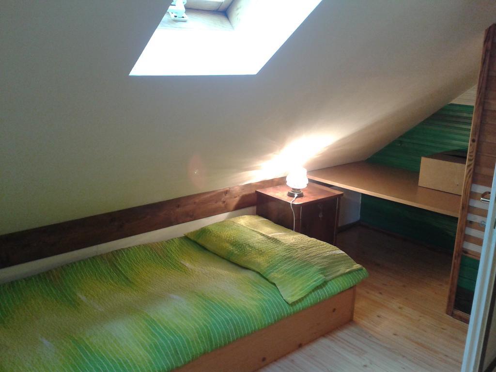 Holiday Home Prdelanca Luče Habitación foto